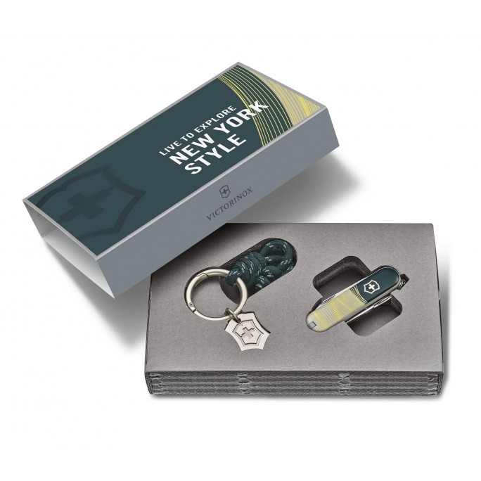 Victorinox Classic SD New York Style Multitool w Key Ring 0.6223.E223